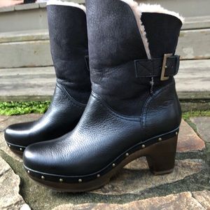 NWOT UGG bootie